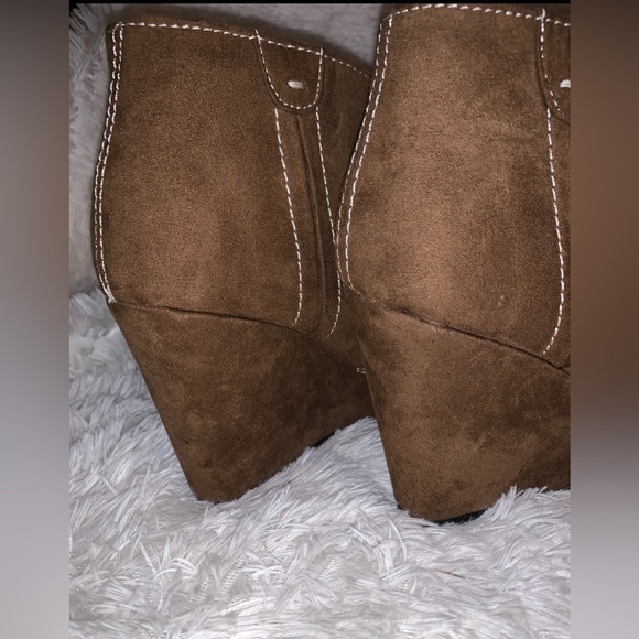 CATO Women’s Bootie Faux Suede Camel Color Ankle Boot Lace-Up Wedge Sz 6 NWOB - Picture 8 of 10